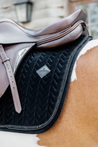 Kentucky czaprak Velvet Pearls - Black.jpg