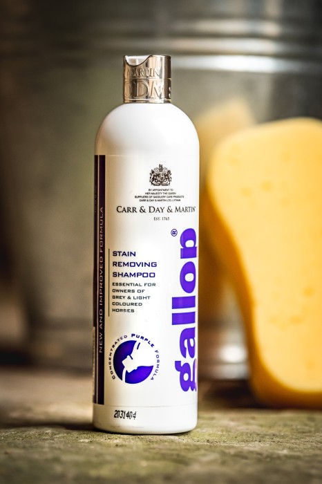 Carr & Day & Martin Szampon Gallop usuwający plamy dla koni siwych 500ml